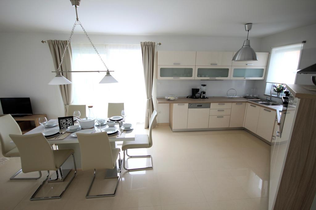 Apartments Villa Mantinela Малинска Экстерьер фото