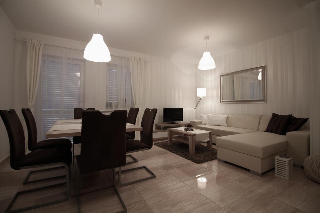 Apartments Villa Mantinela Малинска Экстерьер фото