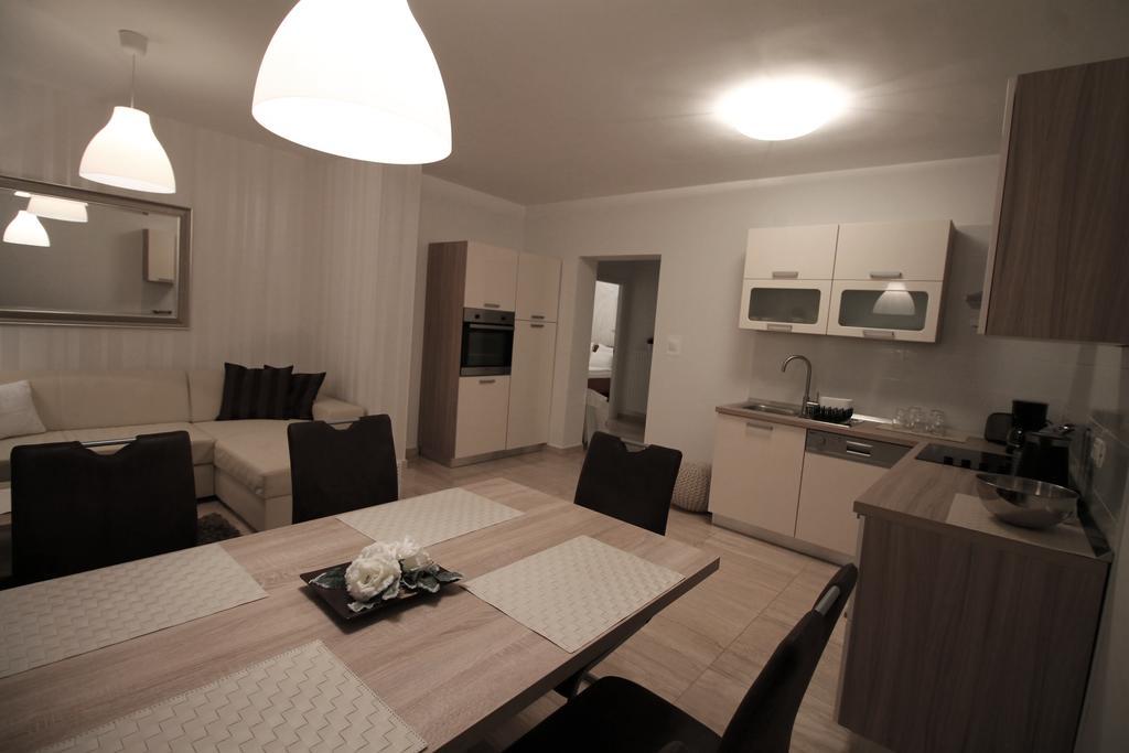 Apartments Villa Mantinela Малинска Экстерьер фото