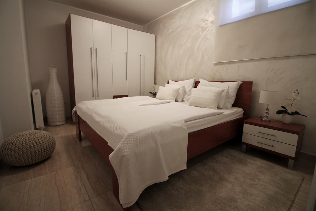 Apartments Villa Mantinela Малинска Экстерьер фото